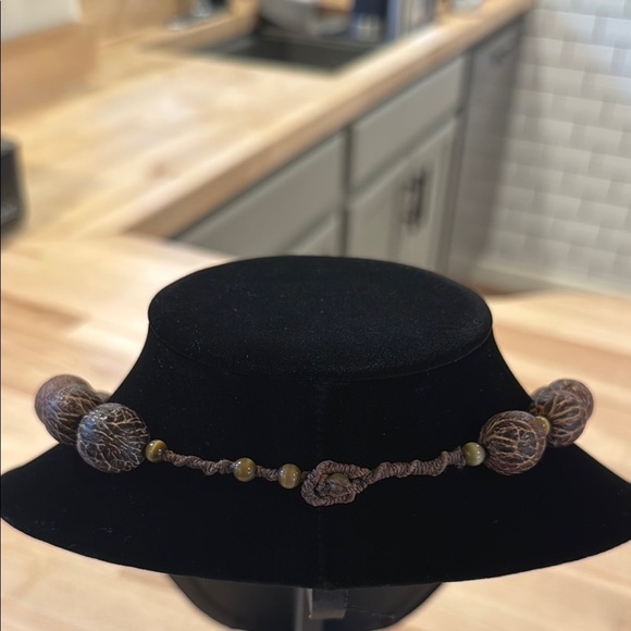 Elegant Brown Beaded Necklace - Picture 3 of 4